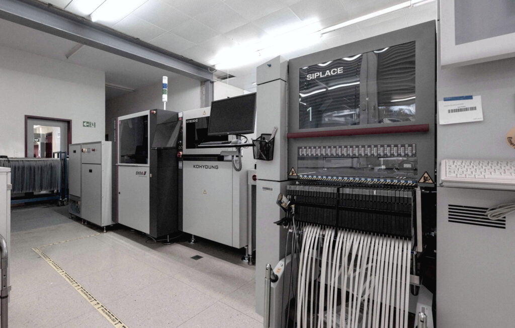 synetronics leiterplattenbestueckung produktionslinie fuer kleinserie und grossserie 1